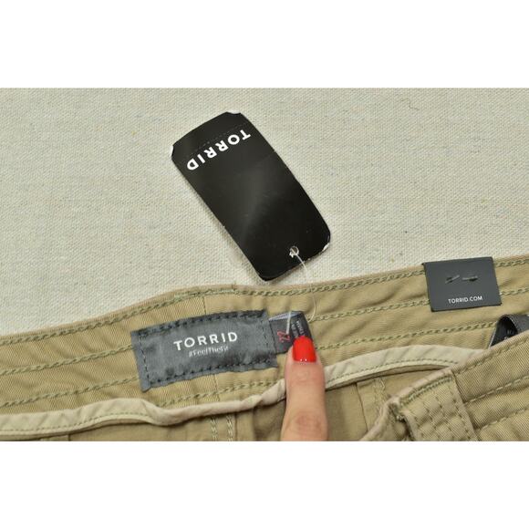 Torrid Women's Plus Size 22 Khaki Twill Shorts W/ Pockets Cotton Blend NEW - Picture 6 of 8